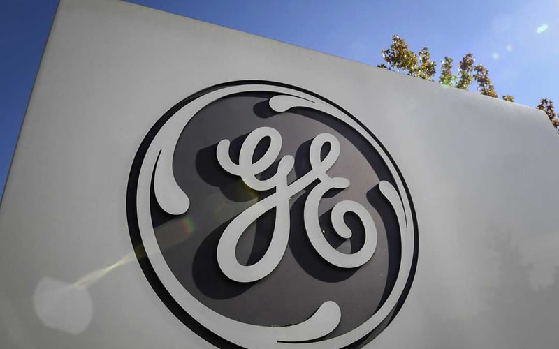 General Electric Projects Negative Cash Flow in “Softer” First Quarter – CEO