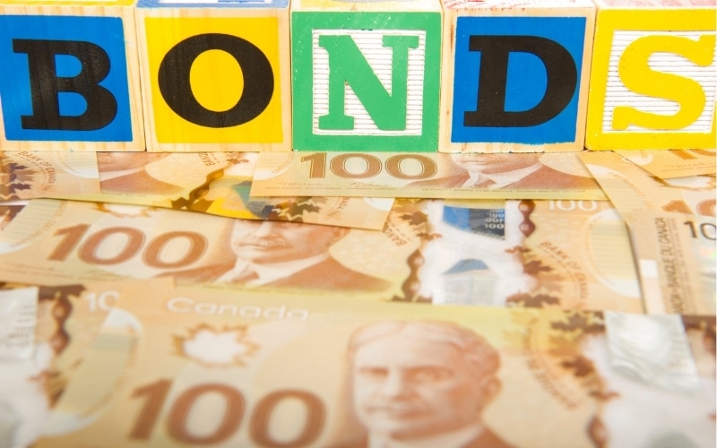 Invesco Analyst Hooper Raises Concerns over High Yields of Canadian Bonds