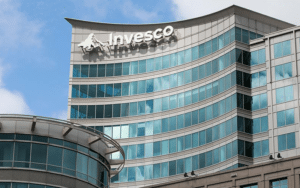 Invesco Eyes $400 Billion Pension Fund Contract with Beijing after Long Stay