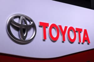 Toyota Defies Chip Shortage to Post a Record Share Price of 10,000 Yen