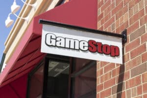 GameStop Plunges by 7% Despite Narrowing Net Losses to $61.6 in the Second Quarter