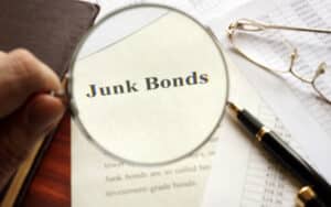 How to Invest in Junk Bonds: Balancing High Rewards with Informed Decisions