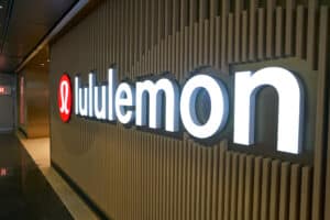 Lululemon Shares Fall as Company Guides Low-End Revenues in Q4 2021
