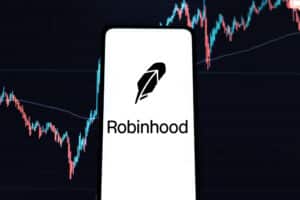Robinhood Stock Price Forecast: Buy the Post-Earnings Dip?
