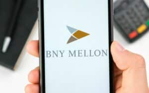 BNY Mellon Revenues Unchanged in Q1 2022, Net Income Falls 18%