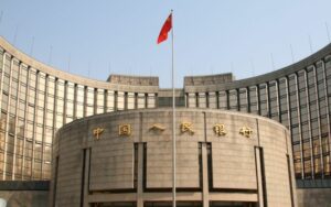 Chinese Mainland Shares Dip as PBOC Defies Expected Rate Cut