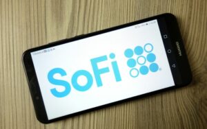 SoFi Falls 11% After Lowered FY22 Guidance on Extended Student Loan Repayment