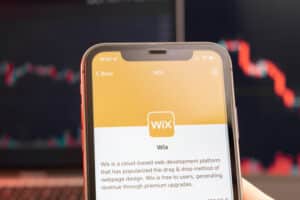 Wix Stock Falls 8% as Q1 2022 Loss Widens to $227 Million