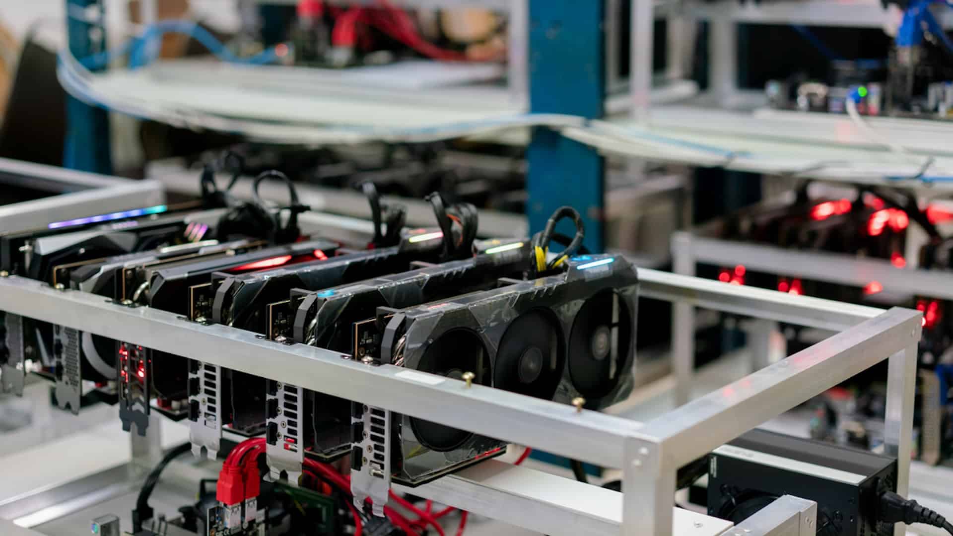 Experts debate whether bitcoin can survive without a major change: ‘It could be a key player’