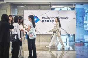 Investors zero in on  Asian currency bargains