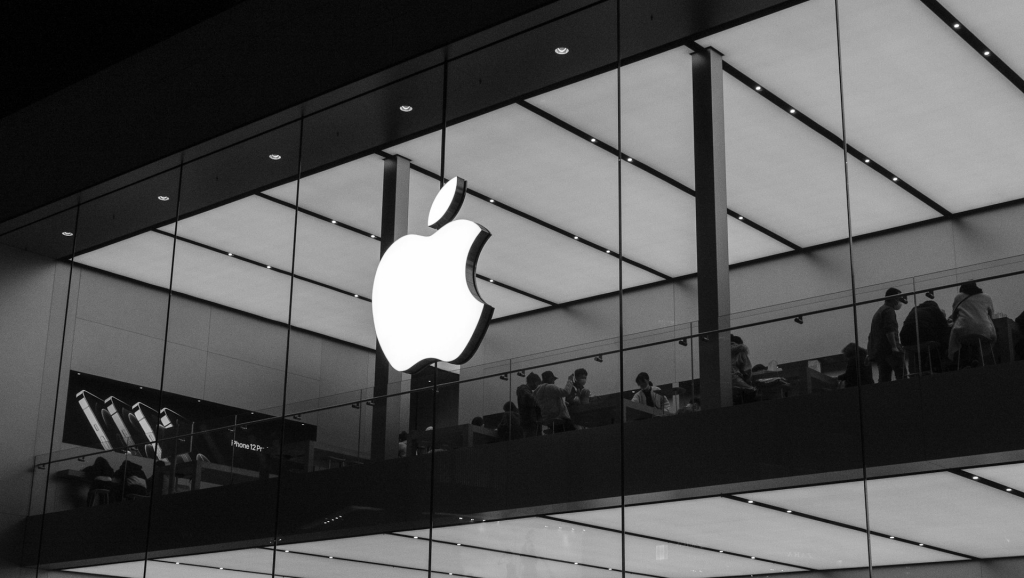 Bitcoin Overtakes Amazon in Market Cap, Eyes Apple Next – TokenPost