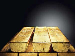 Gold rises despite global decline