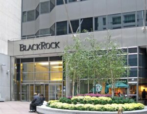 BlackRock Eyes Ethereum Staking for iShares ETH Trust to Boost ETF Yield – TokenPost