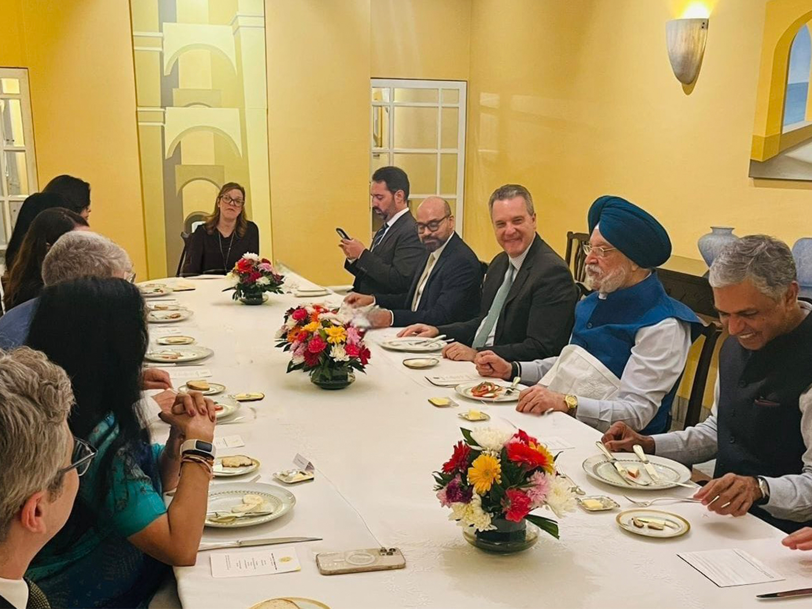 Union Minister Hardeep Puri holds talks with Brazililian officials on Indian investments