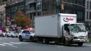 Midtown Manhattan Collision: Truck Crashes into Parked Van, Injures 9 as Vehicle Mounts Sidewalk – Internewscast Journal